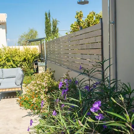 Villa Grappolo Lefkada - Vilana Ideal For Families And Small Groups Apolpaina