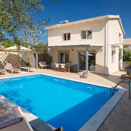 Villa Grappolo Lefkada - Vilana Ideal For Families And Small Groups