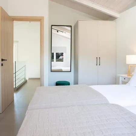 Grappolo Lefkada - Vilana Ideal For Families And Small Groups Apolpaina